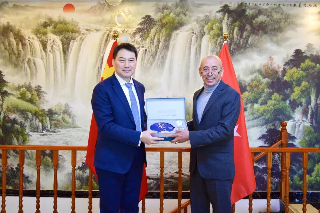 【集团动态】土耳其阿尔桑贾克集团总经理“卢申·博兹库尔特”先生访问华盾集团